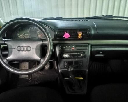 Черный Ауди А4, объемом двигателя 1.8 л и пробегом 401 тыс. км за 2200 $, фото 6 на Automoto.ua