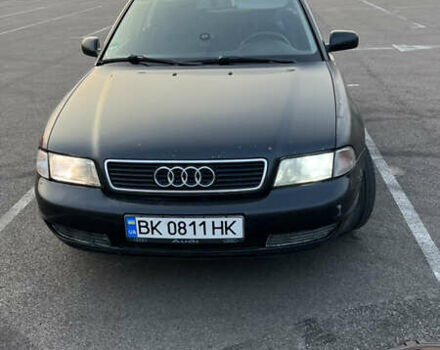 Чорний Ауді А4, об'ємом двигуна 1.8 л та пробігом 320 тис. км за 2500 $, фото 1 на Automoto.ua