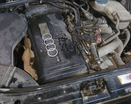 Черный Ауди А4, объемом двигателя 1.8 л и пробегом 401 тыс. км за 2200 $, фото 7 на Automoto.ua