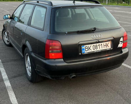 Чорний Ауді А4, об'ємом двигуна 1.8 л та пробігом 320 тис. км за 2500 $, фото 9 на Automoto.ua