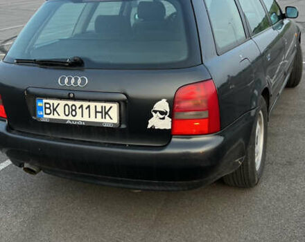 Чорний Ауді А4, об'ємом двигуна 1.8 л та пробігом 320 тис. км за 2500 $, фото 5 на Automoto.ua