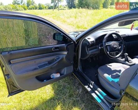 Черный Ауди А4, объемом двигателя 1.6 л и пробегом 383 тыс. км за 3400 $, фото 7 на Automoto.ua