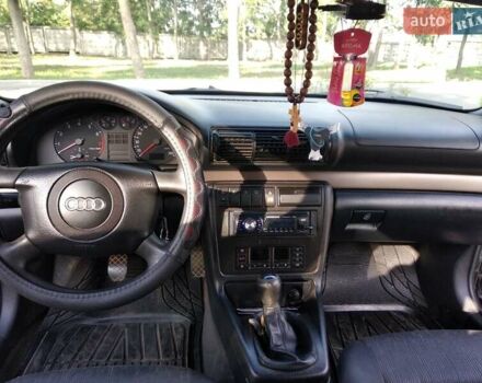 Черный Ауди А4, объемом двигателя 1.78 л и пробегом 382 тыс. км за 3300 $, фото 4 на Automoto.ua