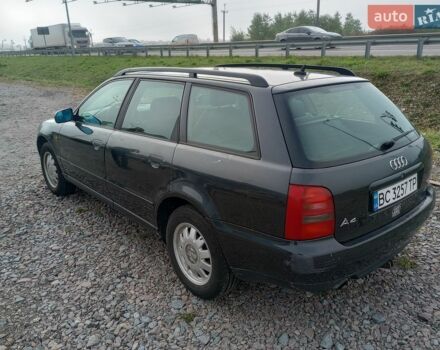 Чорний Ауді А4, об'ємом двигуна 1.6 л та пробігом 294 тис. км за 3200 $, фото 4 на Automoto.ua