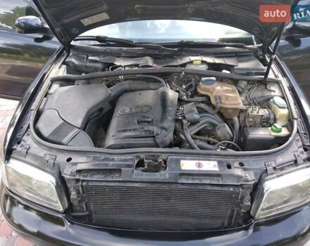 Черный Ауди А4, объемом двигателя 1.78 л и пробегом 382 тыс. км за 3300 $, фото 2 на Automoto.ua