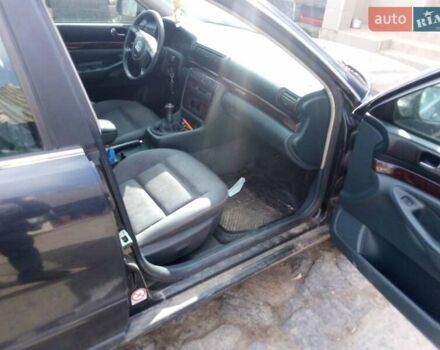 Черный Ауди А4, объемом двигателя 2.5 л и пробегом 320 тыс. км за 2500 $, фото 7 на Automoto.ua