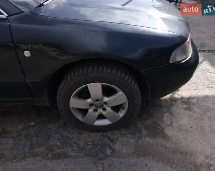 Черный Ауди А4, объемом двигателя 2.5 л и пробегом 320 тыс. км за 2500 $, фото 2 на Automoto.ua