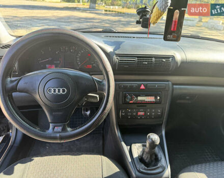 Чорний Ауді А4, об'ємом двигуна 2.5 л та пробігом 300 тис. км за 4150 $, фото 12 на Automoto.ua