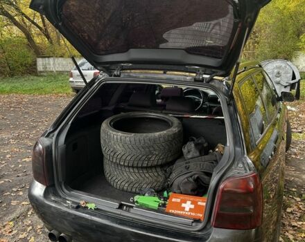 Чорний Ауді А4, об'ємом двигуна 1.9 л та пробігом 300 тис. км за 1900 $, фото 7 на Automoto.ua