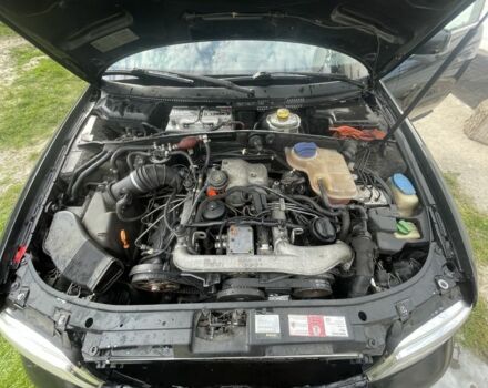 Черный Ауди А4, объемом двигателя 2.5 л и пробегом 400 тыс. км за 3800 $, фото 20 на Automoto.ua