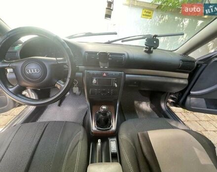 Черный Ауди А4, объемом двигателя 1.6 л и пробегом 290 тыс. км за 4800 $, фото 14 на Automoto.ua