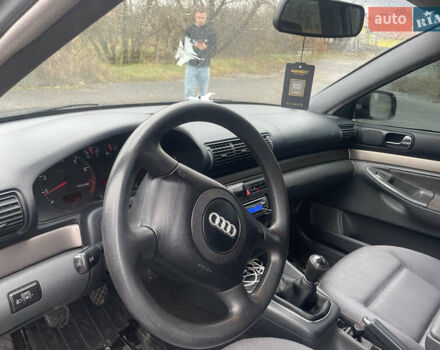 Чорний Ауді А4, об'ємом двигуна 1.6 л та пробігом 233 тис. км за 2700 $, фото 6 на Automoto.ua