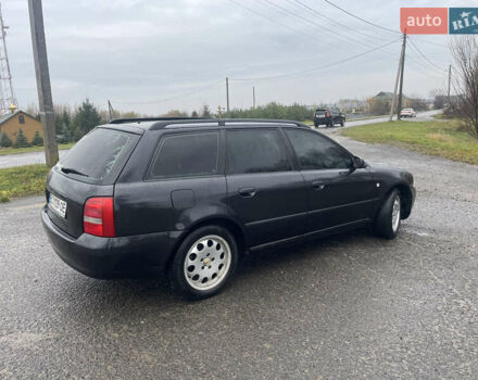 Чорний Ауді А4, об'ємом двигуна 1.6 л та пробігом 233 тис. км за 2700 $, фото 5 на Automoto.ua