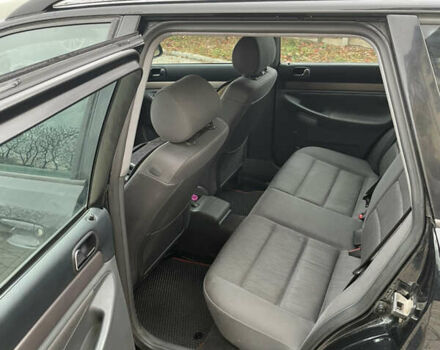 Чорний Ауді А4, об'ємом двигуна 1.8 л та пробігом 229 тис. км за 4099 $, фото 5 на Automoto.ua