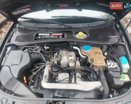 Черный Ауди А4, объемом двигателя 2.5 л и пробегом 300 тыс. км за 1800 $, фото 6 на Automoto.ua