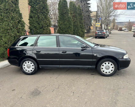 Черный Ауди А4, объемом двигателя 2.5 л и пробегом 275 тыс. км за 2800 $, фото 3 на Automoto.ua