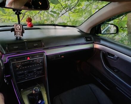 Черный Ауди А4, объемом двигателя 2 л и пробегом 300 тыс. км за 3000 $, фото 3 на Automoto.ua