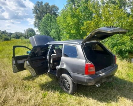 Чорний Ауді А4, об'ємом двигуна 1.9 л та пробігом 345 тис. км за 1650 $, фото 10 на Automoto.ua