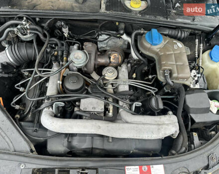 Черный Ауди А4, объемом двигателя 2.5 л и пробегом 330 тыс. км за 4750 $, фото 14 на Automoto.ua