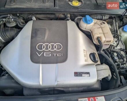 Черный Ауди А4, объемом двигателя 2.5 л и пробегом 321 тыс. км за 5500 $, фото 7 на Automoto.ua