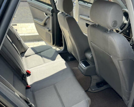 Черный Ауди А4, объемом двигателя 1.9 л и пробегом 381 тыс. км за 4000 $, фото 5 на Automoto.ua