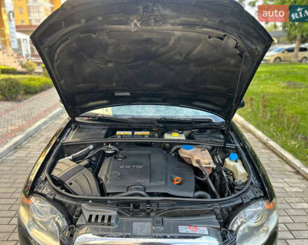 Чорний Ауді А4, об'ємом двигуна 2 л та пробігом 395 тис. км за 5950 $, фото 44 на Automoto.ua