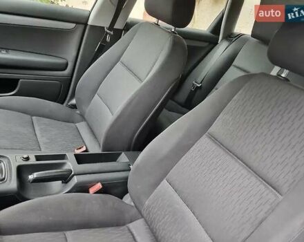 Черный Ауди А4, объемом двигателя 1.6 л и пробегом 200 тыс. км за 5600 $, фото 3 на Automoto.ua