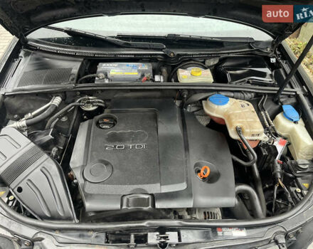 Чорний Ауді А4, об'ємом двигуна 2 л та пробігом 376 тис. км за 2850 $, фото 18 на Automoto.ua