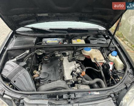 Чорний Ауді А4, об'ємом двигуна 2 л та пробігом 376 тис. км за 2850 $, фото 19 на Automoto.ua