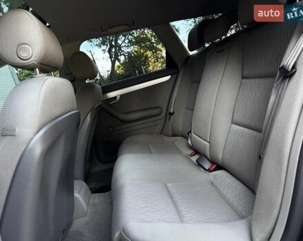 Черный Ауди А4, объемом двигателя 2 л и пробегом 258 тыс. км за 7400 $, фото 9 на Automoto.ua