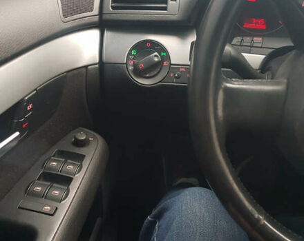 Черный Ауди А4, объемом двигателя 2 л и пробегом 390 тыс. км за 5900 $, фото 4 на Automoto.ua