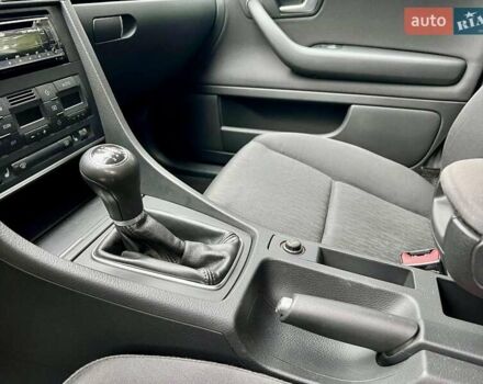 Чорний Ауді А4, об'ємом двигуна 1.8 л та пробігом 218 тис. км за 7650 $, фото 85 на Automoto.ua