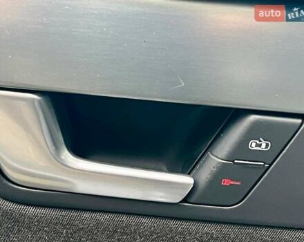 Чорний Ауді А4, об'ємом двигуна 1.8 л та пробігом 218 тис. км за 7650 $, фото 72 на Automoto.ua