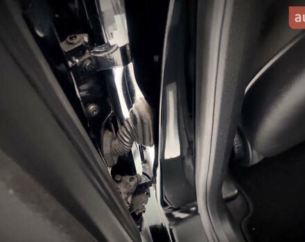 Чорний Ауді А4, об'ємом двигуна 1.6 л та пробігом 200 тис. км за 7400 $, фото 124 на Automoto.ua