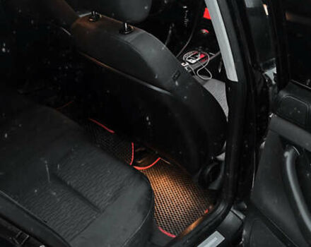 Черный Ауди А4, объемом двигателя 1.98 л и пробегом 275 тыс. км за 7300 $, фото 12 на Automoto.ua