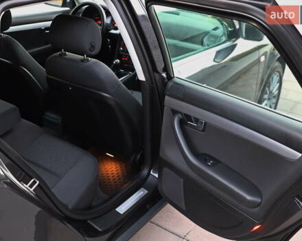 Чорний Ауді А4, об'ємом двигуна 1.6 л та пробігом 193 тис. км за 8555 $, фото 11 на Automoto.ua