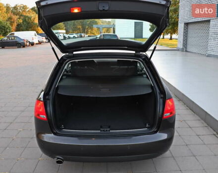 Чорний Ауді А4, об'ємом двигуна 1.6 л та пробігом 193 тис. км за 8555 $, фото 13 на Automoto.ua