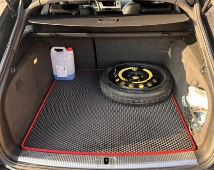 Черный Ауди А4, объемом двигателя 2 л и пробегом 211 тыс. км за 12000 $, фото 11 на Automoto.ua