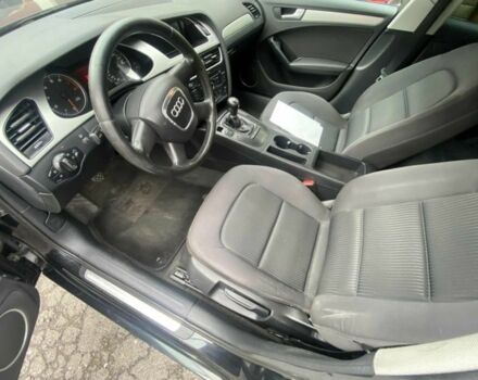 Чорний Ауді А4, об'ємом двигуна 2 л та пробігом 350 тис. км за 1378 $, фото 6 на Automoto.ua