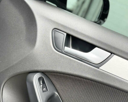 Чорний Ауді А4, об'ємом двигуна 2.7 л та пробігом 265 тис. км за 10550 $, фото 96 на Automoto.ua