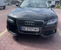 Черный Ауди А4, объемом двигателя 2 л и пробегом 300 тыс. км за 10100 $, фото 2 на Automoto.ua