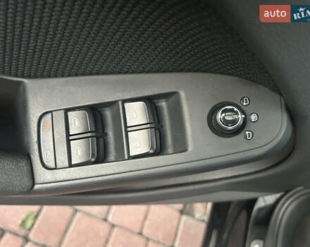 Чорний Ауді А4, об'ємом двигуна 2 л та пробігом 197 тис. км за 10600 $, фото 34 на Automoto.ua