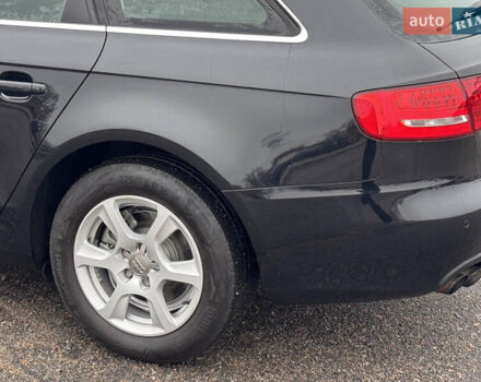 Черный Ауди А4, объемом двигателя 1.8 л и пробегом 255 тыс. км за 9900 $, фото 6 на Automoto.ua