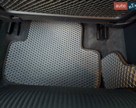 Черный Ауди А4, объемом двигателя 2 л и пробегом 282 тыс. км за 10800 $, фото 17 на Automoto.ua