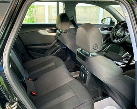 Чорний Ауді А4, об'ємом двигуна 2 л та пробігом 216 тис. км за 16000 $, фото 2 на Automoto.ua