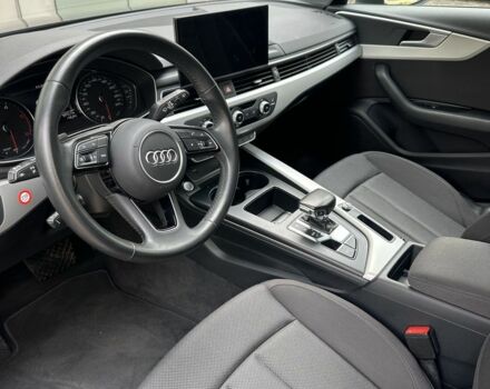 Черный Ауди А4, объемом двигателя 2 л и пробегом 60 тыс. км за 32400 $, фото 4 на Automoto.ua