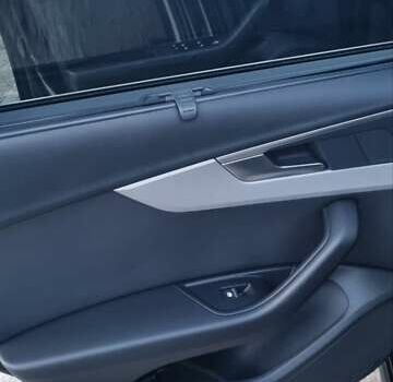 Черный Ауди А4, объемом двигателя 1.97 л и пробегом 33 тыс. км за 35700 $, фото 9 на Automoto.ua