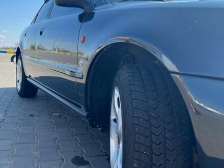 Чорний Ауді А4, об'ємом двигуна 1.6 л та пробігом 275 тис. км за 3700 $, фото 1 на Automoto.ua