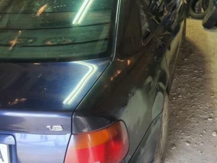 Чорний Ауді А4, об'ємом двигуна 1.8 л та пробігом 2 тис. км за 2700 $, фото 1 на Automoto.ua