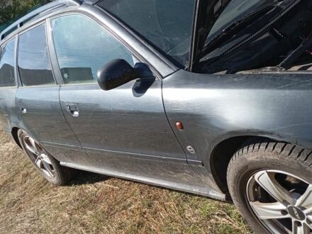 Ауди А4 1996 в Новомосковске на Automoto.ua Черный Ауди А4, объемом двигателя 1.8 л и пробегом 320 тыс. км за 850 $, фото 1 на Automoto.ua